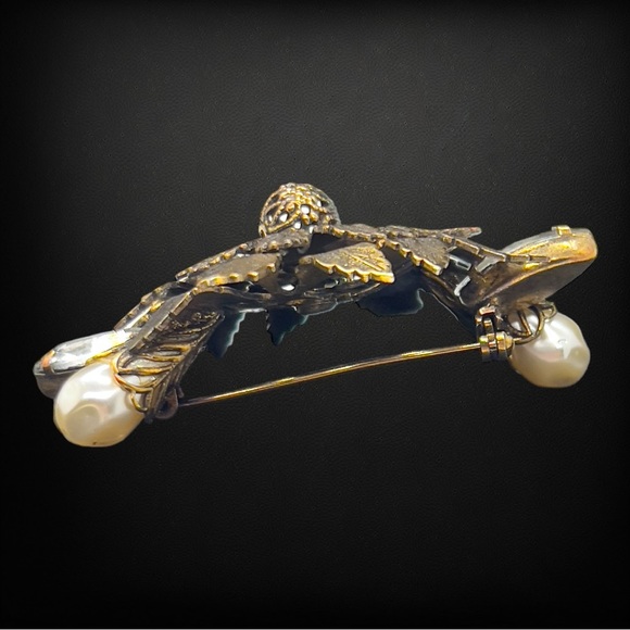 Vintage Possibly Unsigned Haskell Brass, Faux Pearl & Crystal Leaf Brooch - Picture 5 of 6